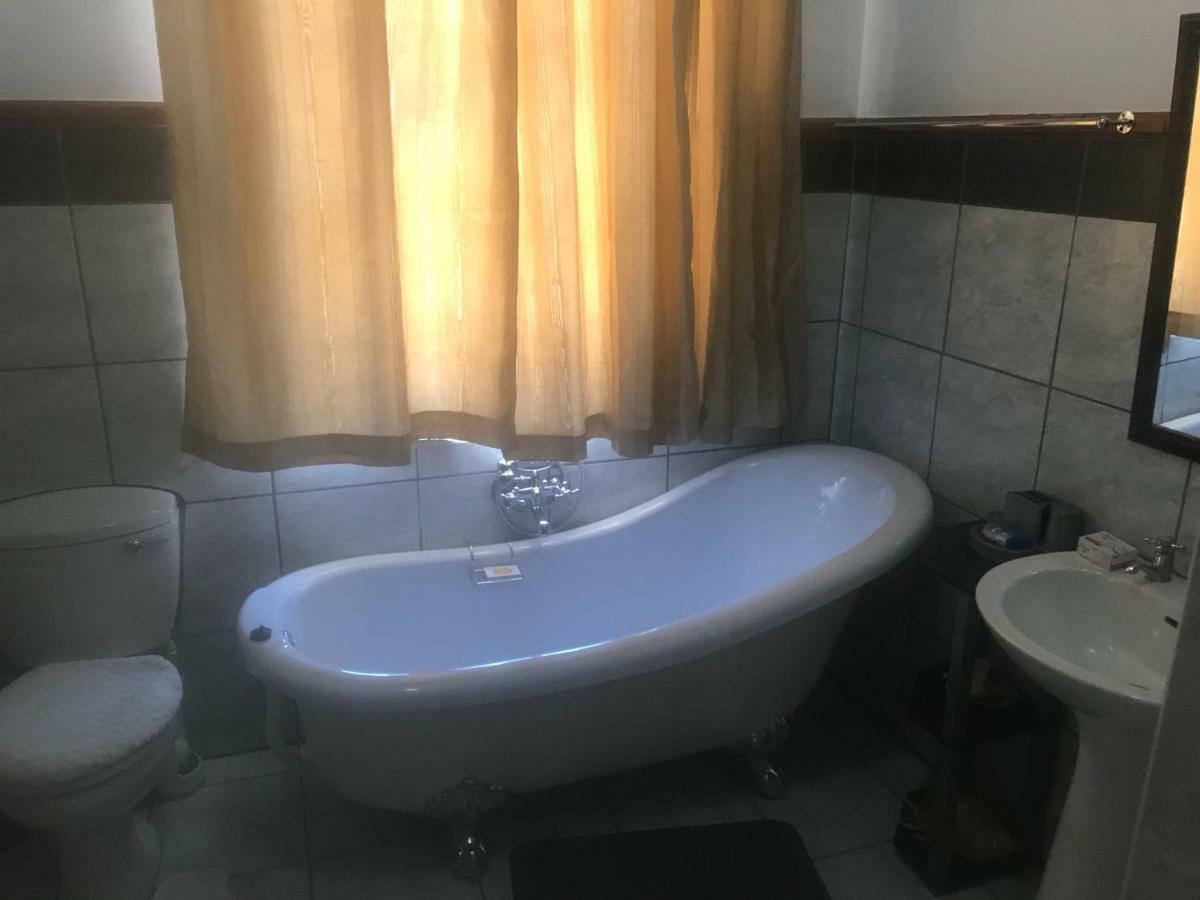 Towerzicht Guest House ลาดิสมิธ ภายนอก รูปภาพ